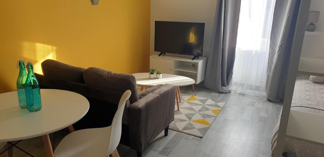 Hébergements Complets Proche Aéroport St Exupéry - Zac De Chesnes - Cnpe Du Bugey Appartement Satolas-et-Bonce